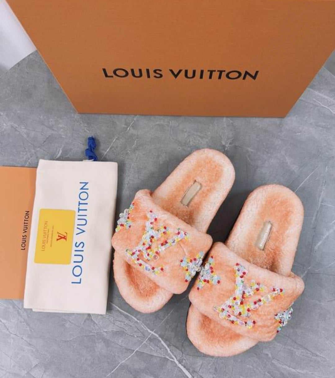 LV #Fur CosySlides