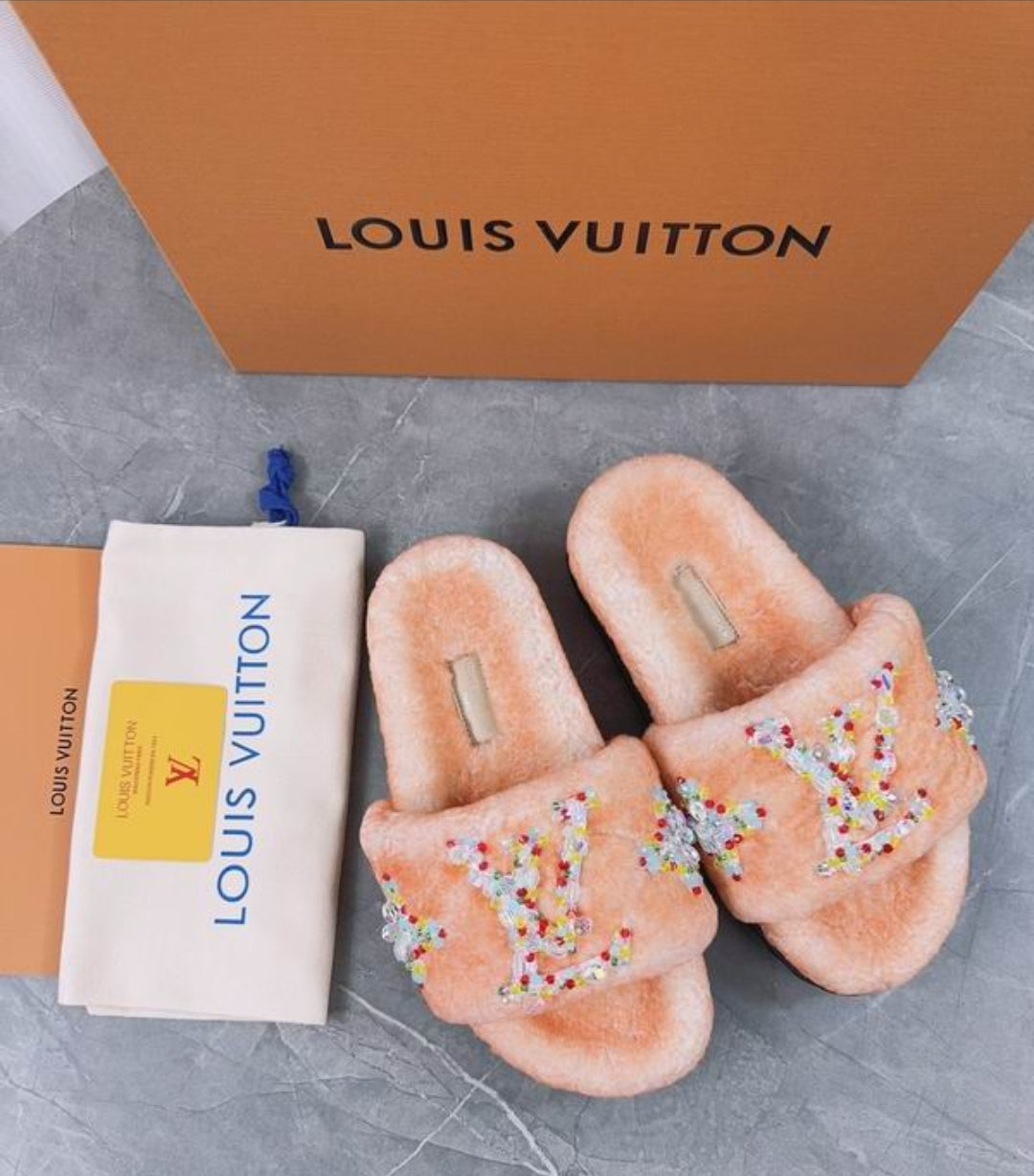 LV #Fur CosySlides