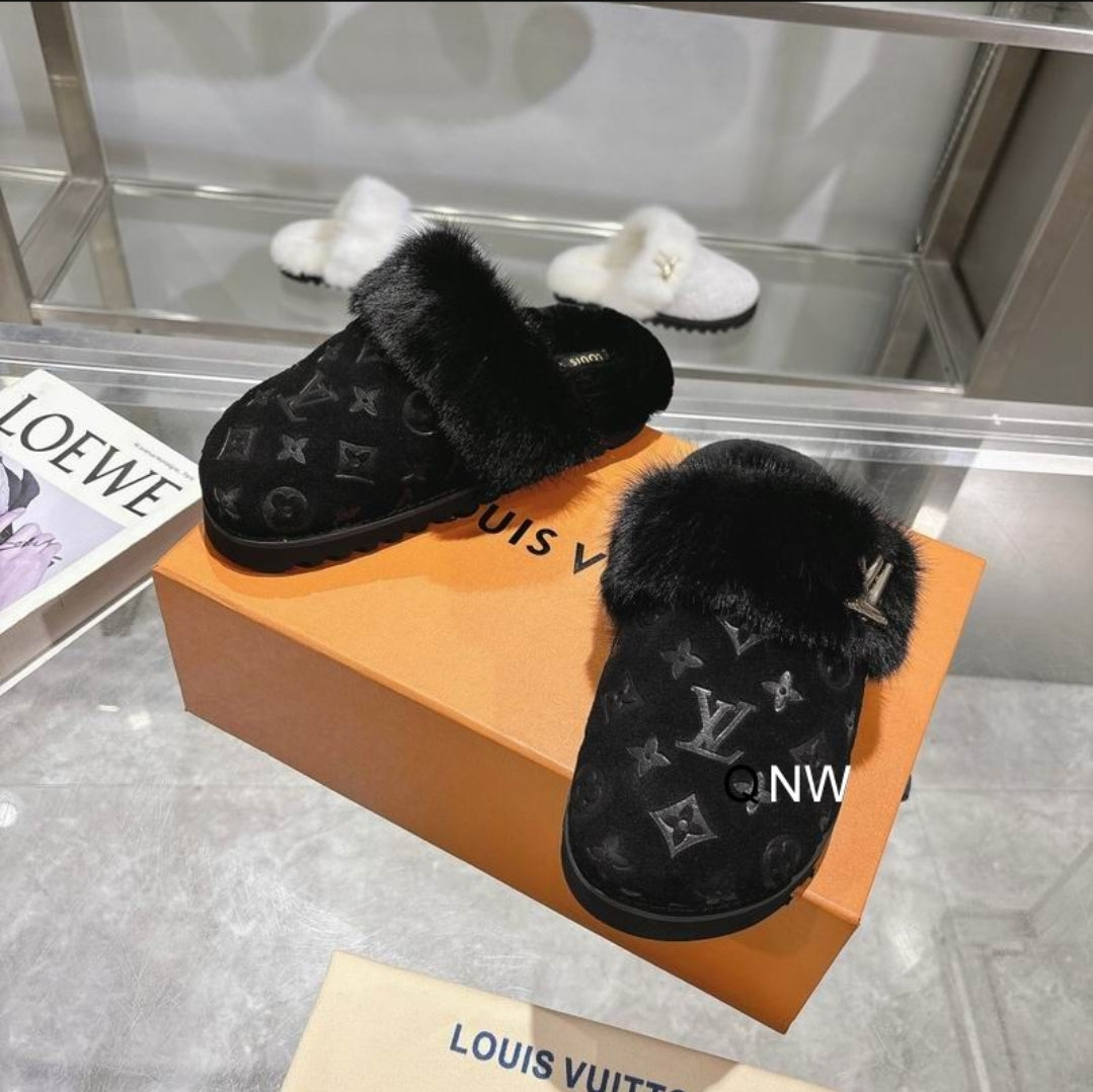 LV #Fur CosyMules