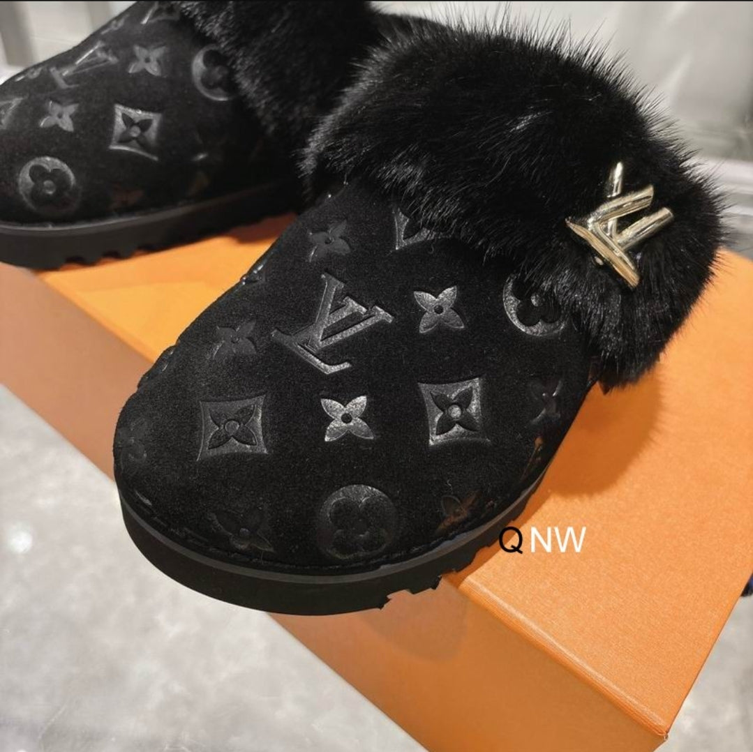 LV #Fur CosyMules