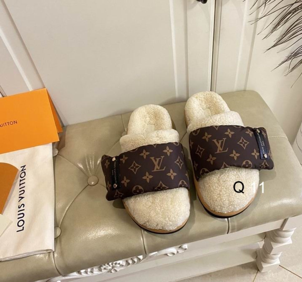 LV #Slipper Mule