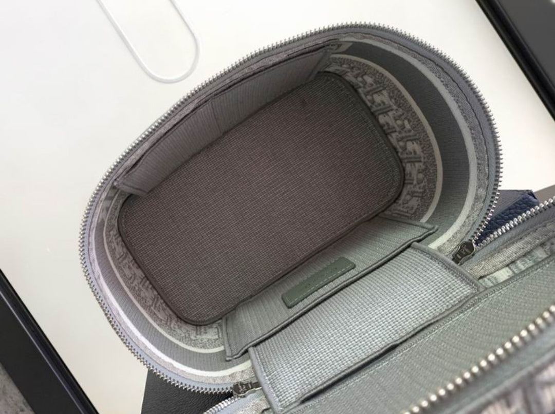 CD #VanityCase /w Shoulder Strap Medium