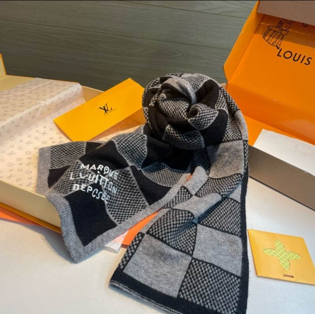 LV #Damier Heritage Scarf