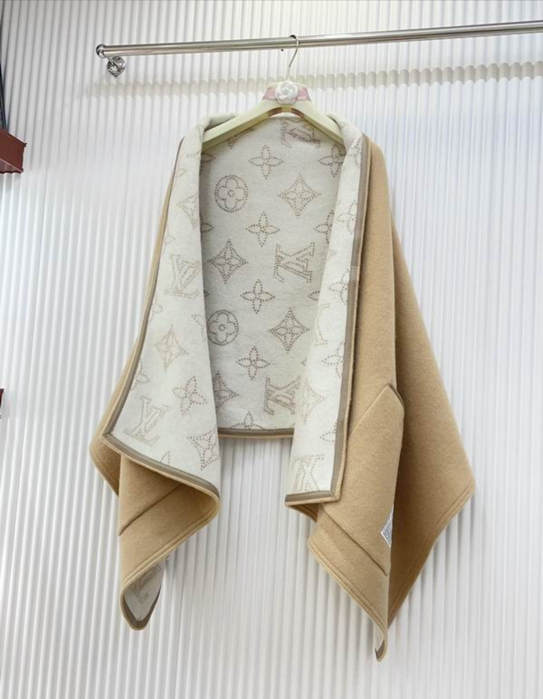 LV #Monogram ReversibleCloak