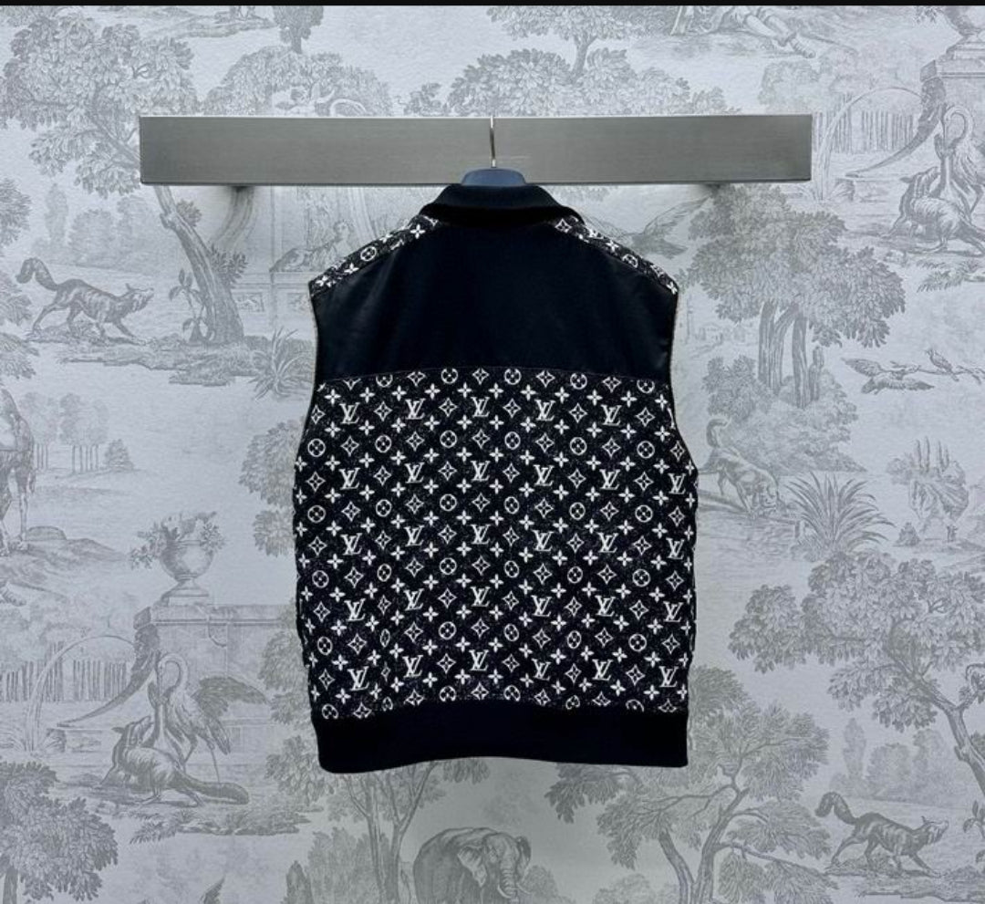 LV #Boucle Zip Off Vest