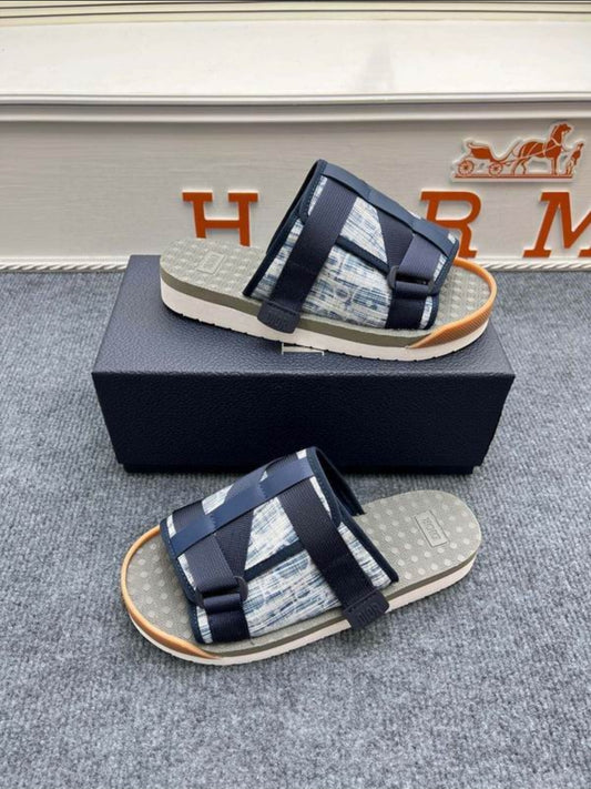CD #Alpha Oblique Sandals