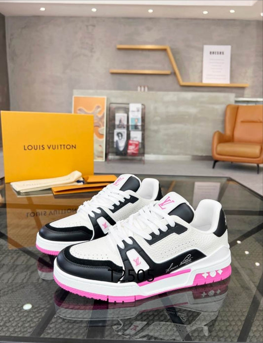 LV #Trainer Sneaker