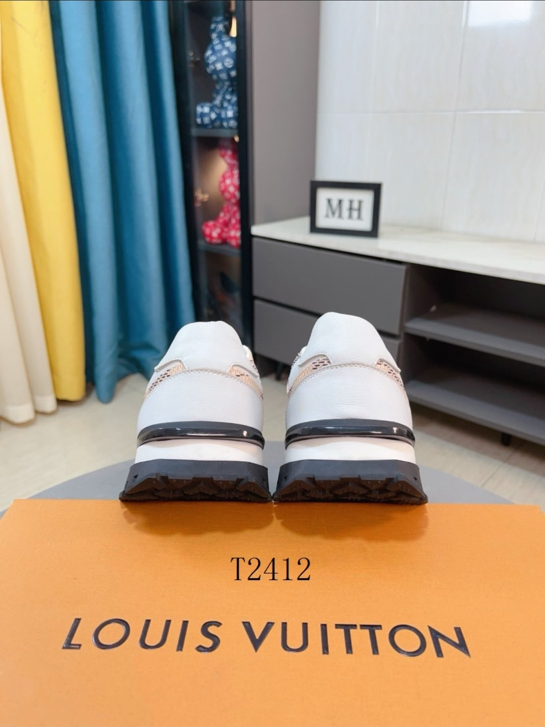 LV #Run Away