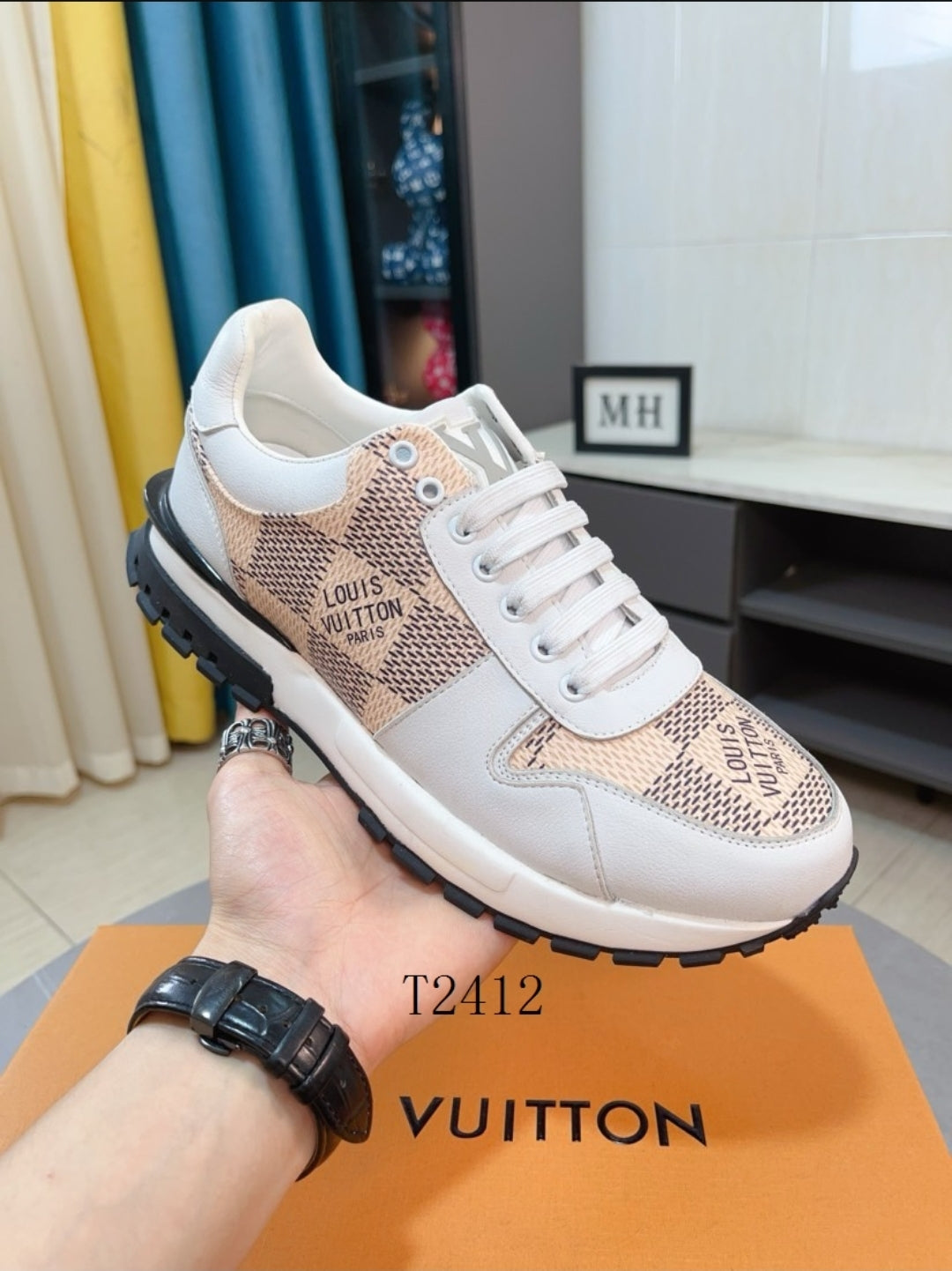 LV #Run Away