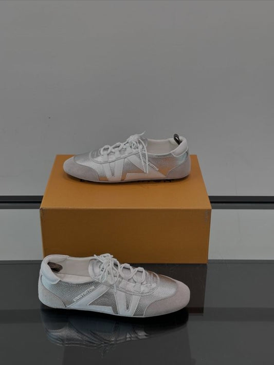LV #Sneakerina
