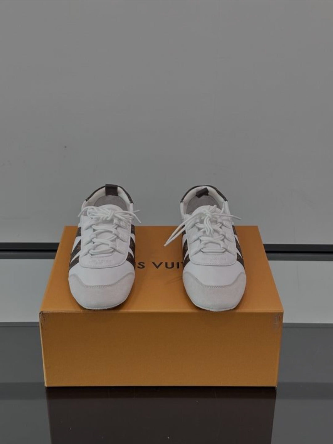 LV #Sneakerina