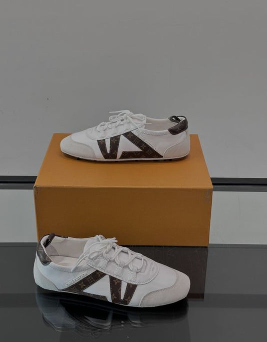 LV #Sneakerina
