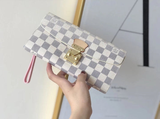 LV #Wallet